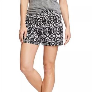 Old Navy Sz 6 Ikat Shorts 5” Inseam